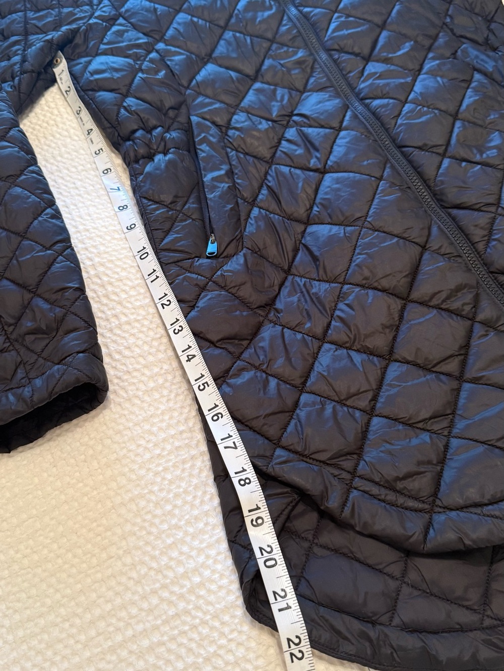 Athleta | Black Quilted Zip-Front Puffer Jacket | Size = XS - Picture 8 of 10